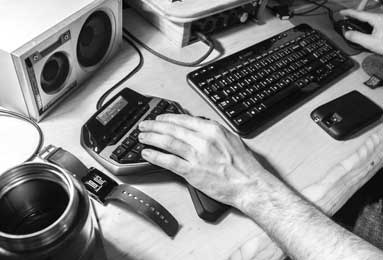 NBA火箭对爵士激战正酣：经典对决，明星闪耀，战术较量！