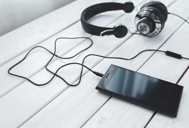 NBA火箭对爵士激战正酣：经典对决，明星闪耀，战术较量！